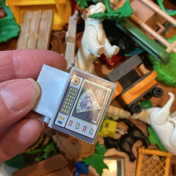 Multiple Sets PLAYMOBIL 4343 Vet Clinic Animal Bonanza!! Farm Bunny Cat Dog Bird - Picture 11 of 15